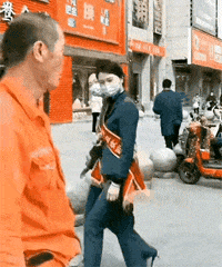 男人在外要時刻保護好自己，畢竟長得帥很容易被調戲